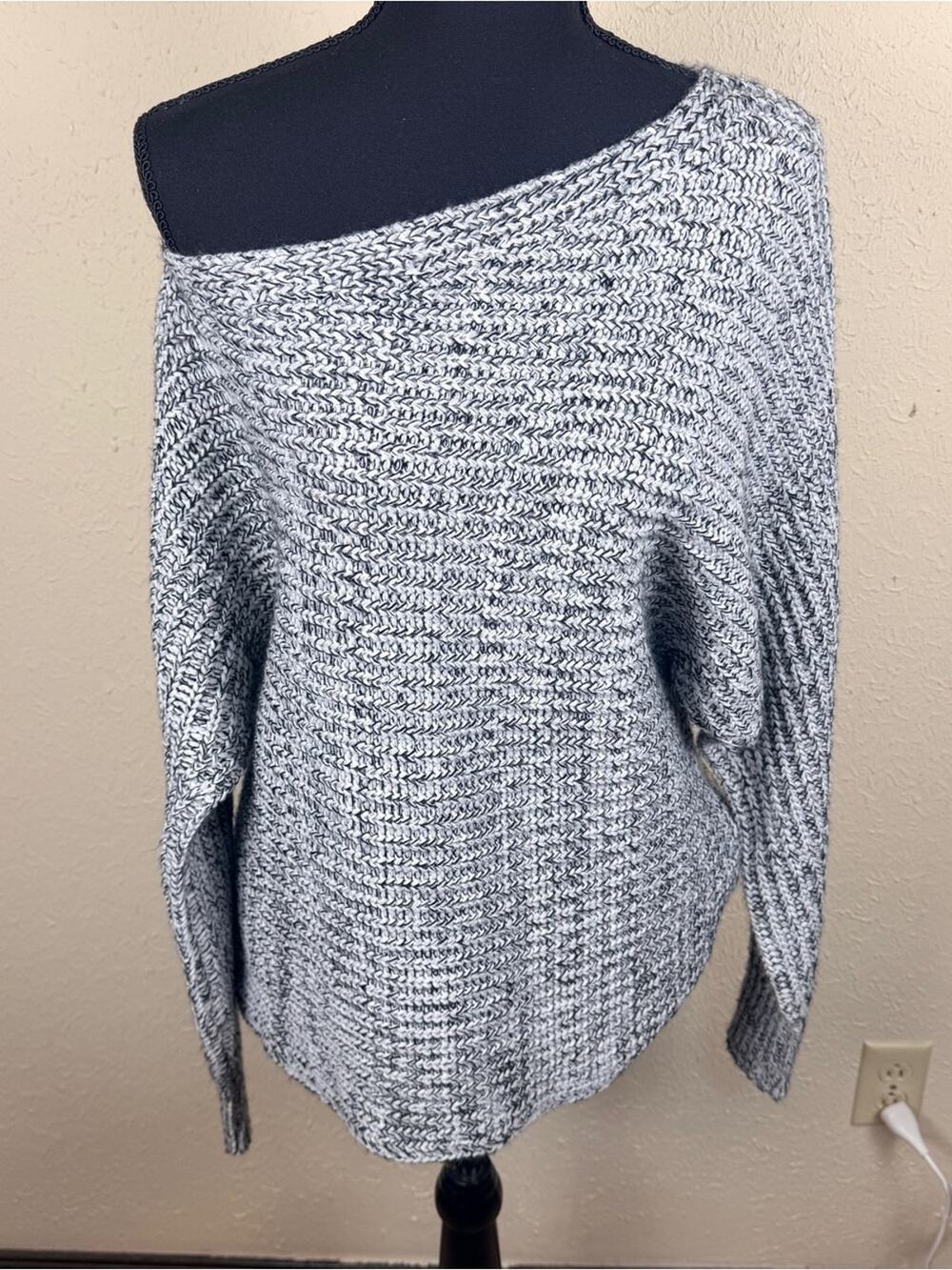 Sunday in Brooklyn Off-Shoulder Marled Knit Sweater Cozy Going Out Top Size M